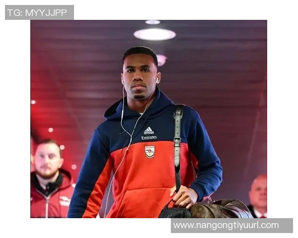 阿尔特塔之子加布里埃尔在阿森纳U17展现锋线才华年仅16岁踢右边锋