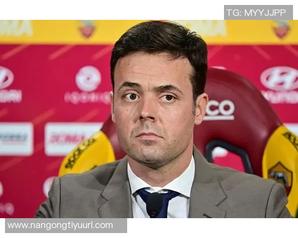 坎波斯荣获最佳足球管理者奖坚定信心带领巴黎迈向新征程