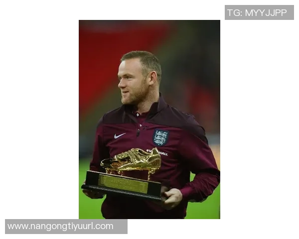 英格兰国家队庆祝鲁尼四十岁生日重温昔日辉煌瞬间